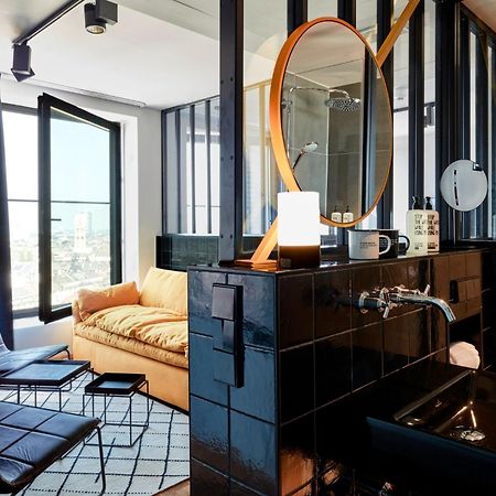 25アワーズ ホテル ダス トゥール デュッセルドルフ 部屋 写真