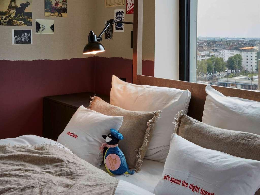 25アワーズ ホテル ダス トゥール デュッセルドルフ 部屋 写真